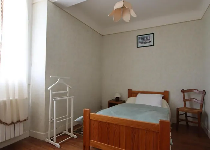 Chez Brouge بيت للعطل