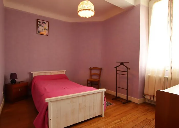 Chez Brouge بيت للعطل