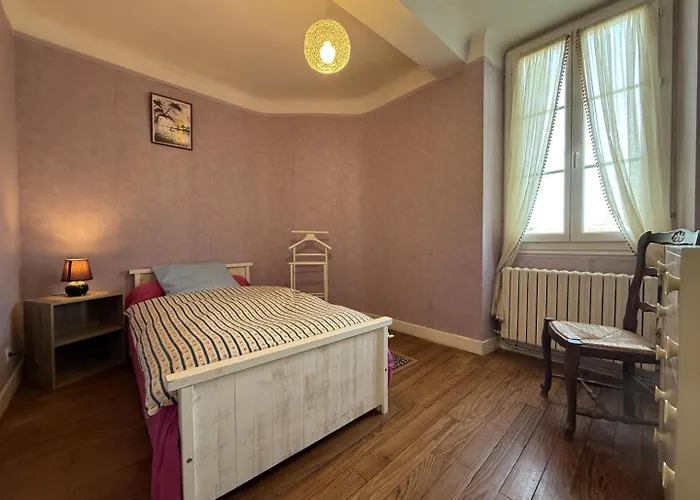 Chez Brouge بيت للعطل Momas