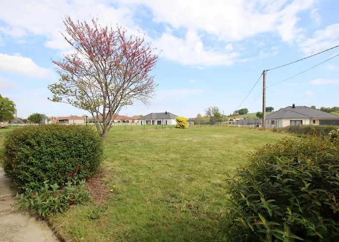 Chez Brouge بيت للعطل Momas